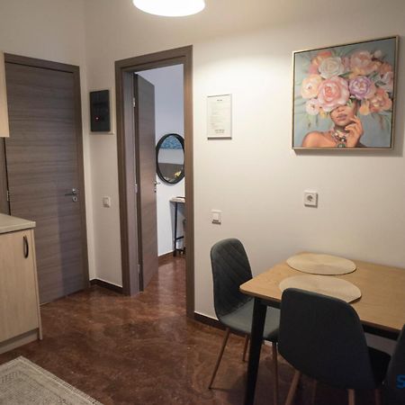 Explore Greece From Lovely City Centre Apartment Chalkís Exterior foto